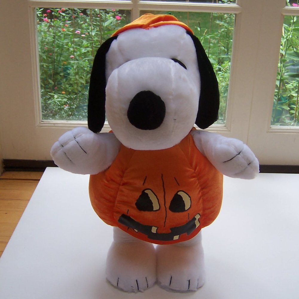 PEANUTS "Pumpkin Snoopy" Halloween Decoration